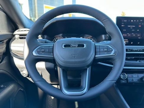 New 2026 Jeep Compass Latitude image 23