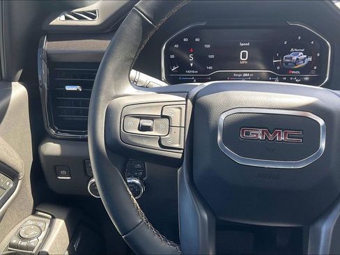 Used 2025 GMC Sierra 2500 AT4 w/ AT4 Premium Plus Package AWD/4WD image 19