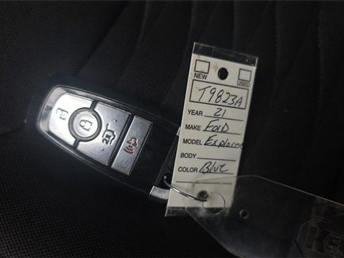 Used 2021 Ford Explorer XLT w/ Class III Trailer Tow Package image 43