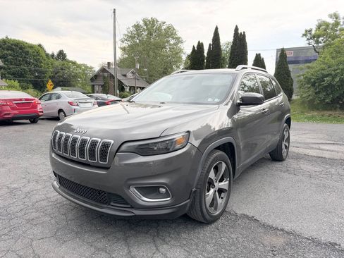 Used 2019 Jeep Cherokee Limited FWD image 1