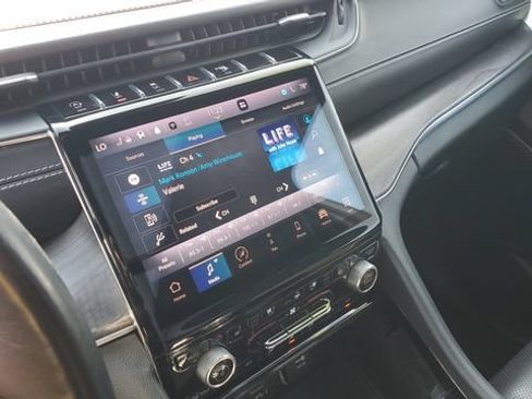 Certified 2021 Jeep Grand Cherokee L Overland w/ Luxury Tech Group IV AWD/4WD image 16
