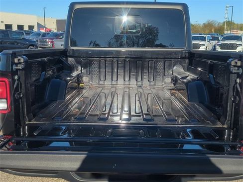 Certified 2023 Jeep Gladiator Sport image 23