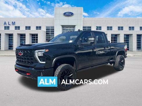 Used 2025 Chevrolet Silverado 2500 ZR2 w/ Technology Package image 1
