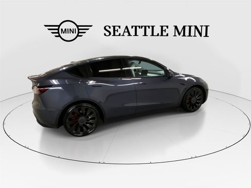 Used 2022 Tesla Model Y Performance image 12