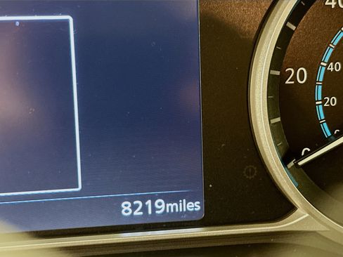 Used 2024 Nissan Leaf S image 19