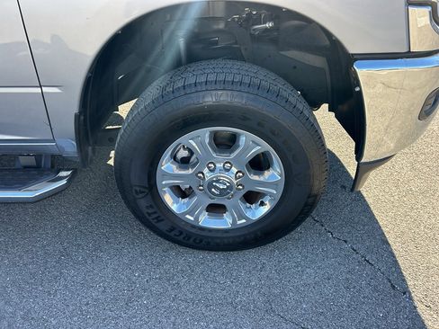 Used 2024 RAM 2500 Big Horn w/ Bed Utility Group image 12