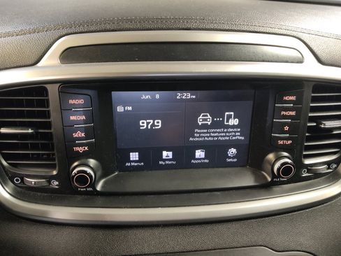 Used 2020 Kia Sorento FWD V6 image 25