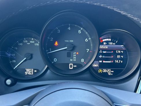 Used 2025 Porsche Macan image 28