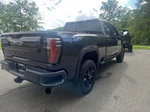Used 2024 GMC Sierra 2500 AT4 w/ AT4 Premium Plus Package AWD/4WD image 5