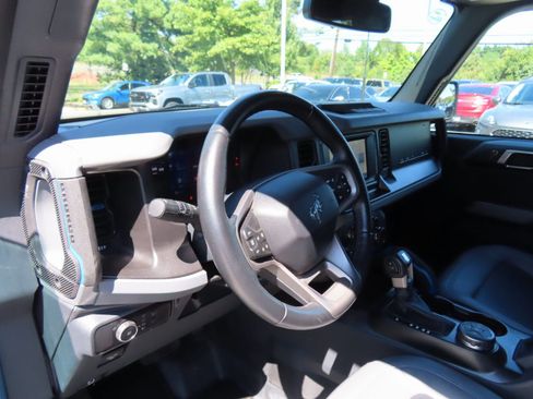 Used 2023 Ford Bronco Black Diamond image 16