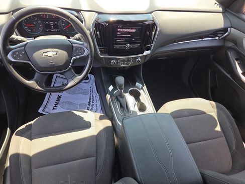 Used 2022 Chevrolet Traverse LT FWD image 12