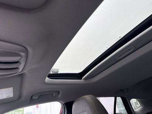 Used 2024 Chevrolet Trax ACTIV w/ Sunroof Package image 22