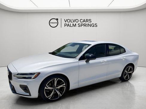 Used 2025 Volvo S60 B5 Plus FWD image 4