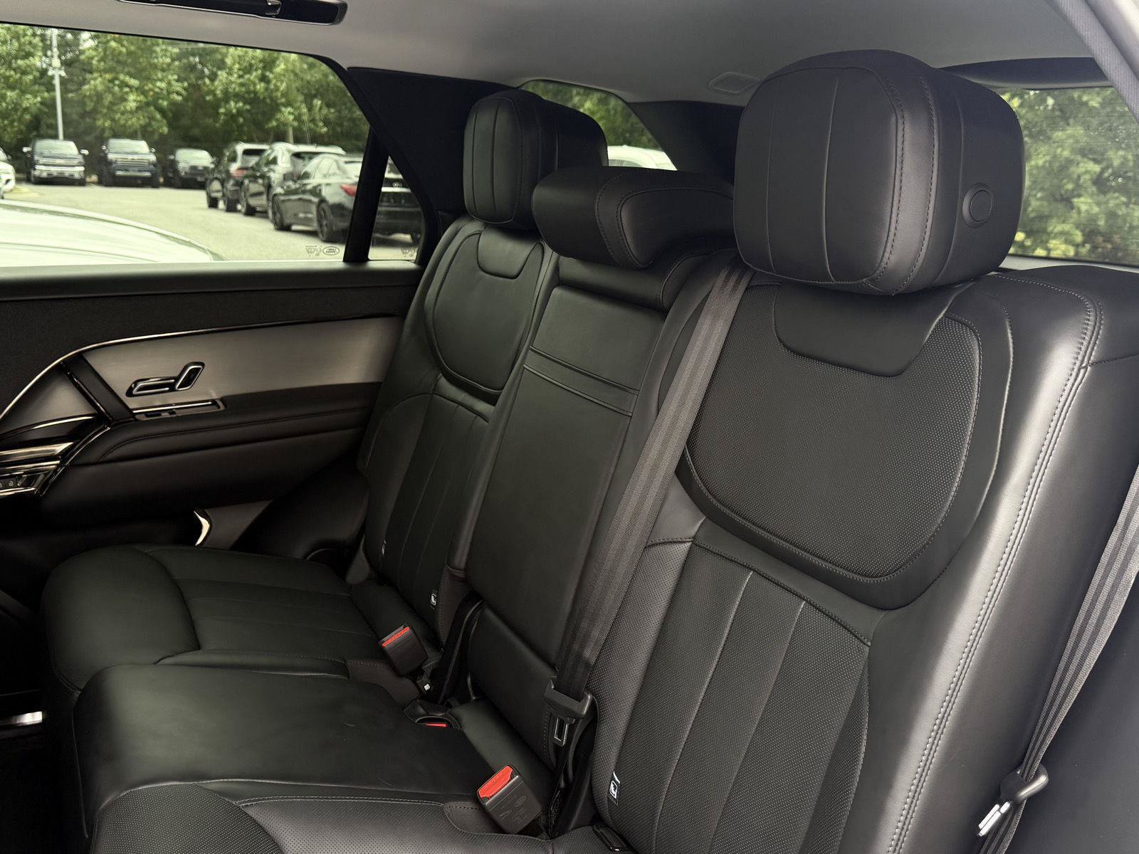 Used 2023 Land Rover Range Rover Sport SE AWD/4WD image 32