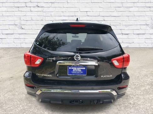 Used 2020 Nissan Pathfinder Platinum FWD image 3