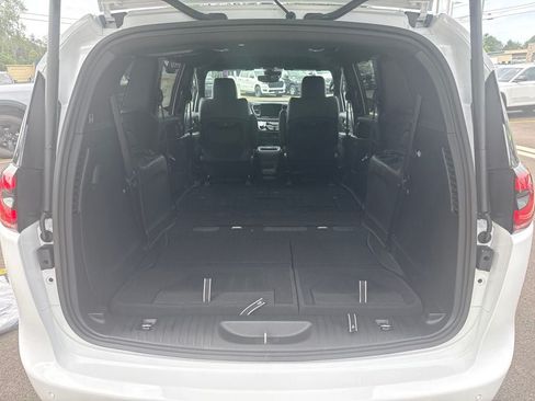 New 2027 Chrysler Pacifica Select AWD/4WD image 17