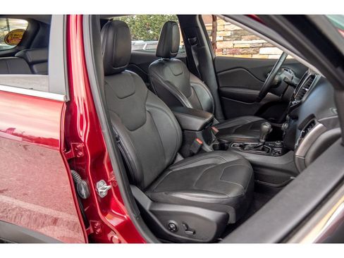 Used 2019 Jeep Cherokee Limited image 15