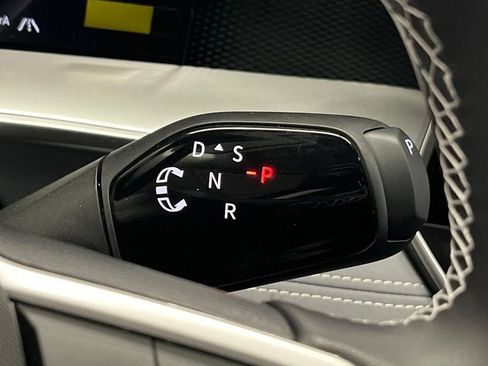 New 2026 Volkswagen Tiguan SE AWD/4WD image 17