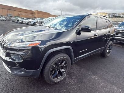 Used 2018 Jeep Cherokee Latitude Plus w/ Comfort/Convenience Group