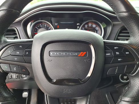 Used 2018 Dodge Challenger R/T RWD image 5