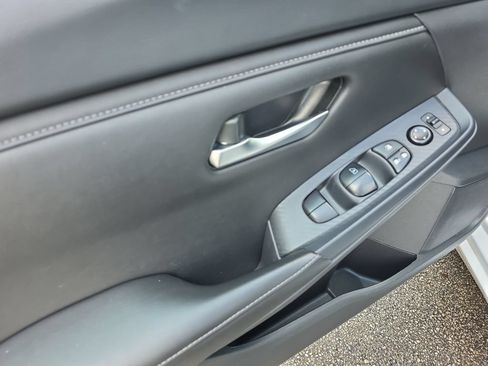 Used 2024 Nissan Sentra SV FWD image 20