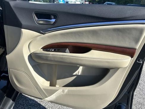 Used 2023 Acura MDX SH-AWD w/ Advance Package image 23