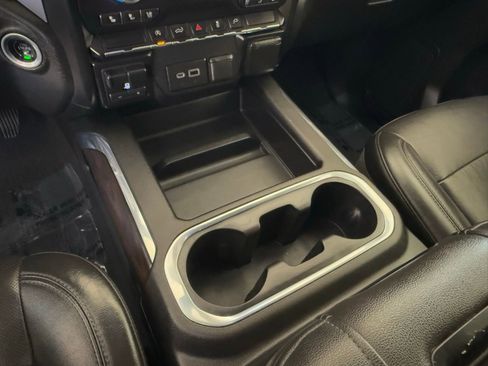 Used 2019 GMC Sierra 1500 SLT w/ SLT Premium Package image 28