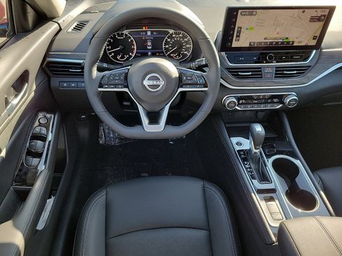 New 2025 Nissan Altima 2.5 SL image 9