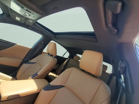 Used 2021 Lexus ES 350 w/ Accessory Package FWD image 16
