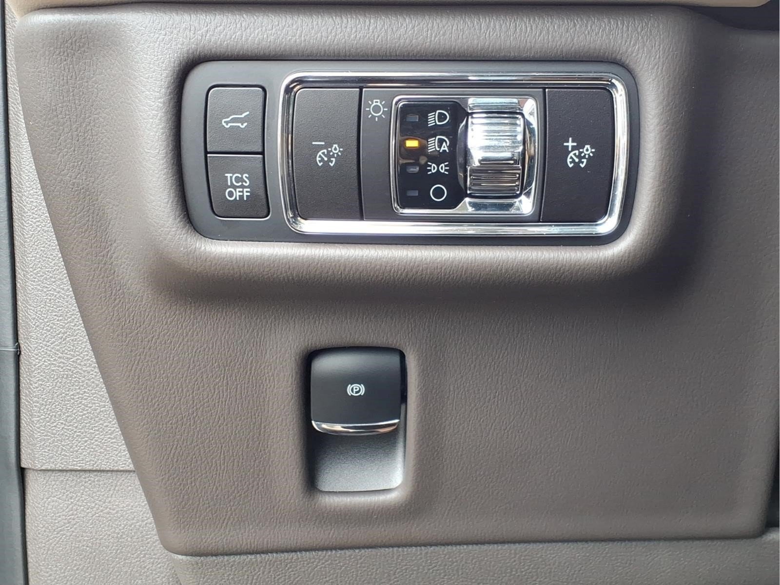 Used 2023 Lincoln Nautilus FWD w/ Premium Package image 18