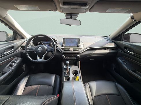 Used 2022 Nissan Altima 2.5 SR FWD image 11