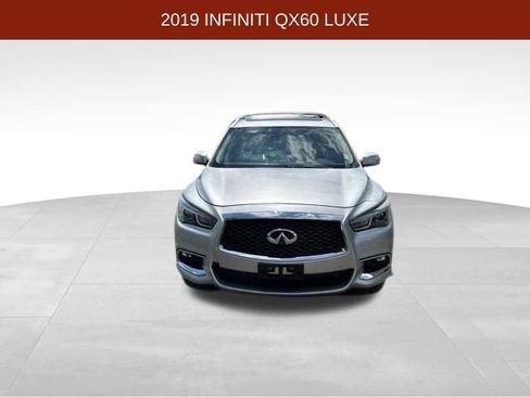 Used 2019 INFINITI QX60 Luxe w/ Essential Package AWD/4WD image 2