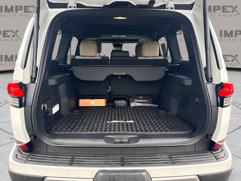 Used 2025 Lexus GX 550 AWD/4WD image 18