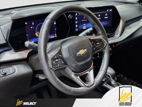 Used 2024 Chevrolet Trax LT w/ LT Convenience Package FWD image 14