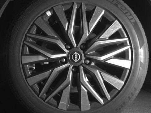 Used 2025 Nissan Altima 2.5 SV image 9