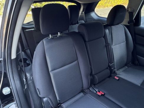 Used 2018 Nissan Pathfinder SV image 25