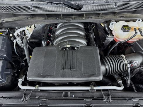 Used 2025 Chevrolet Tahoe LS image 31