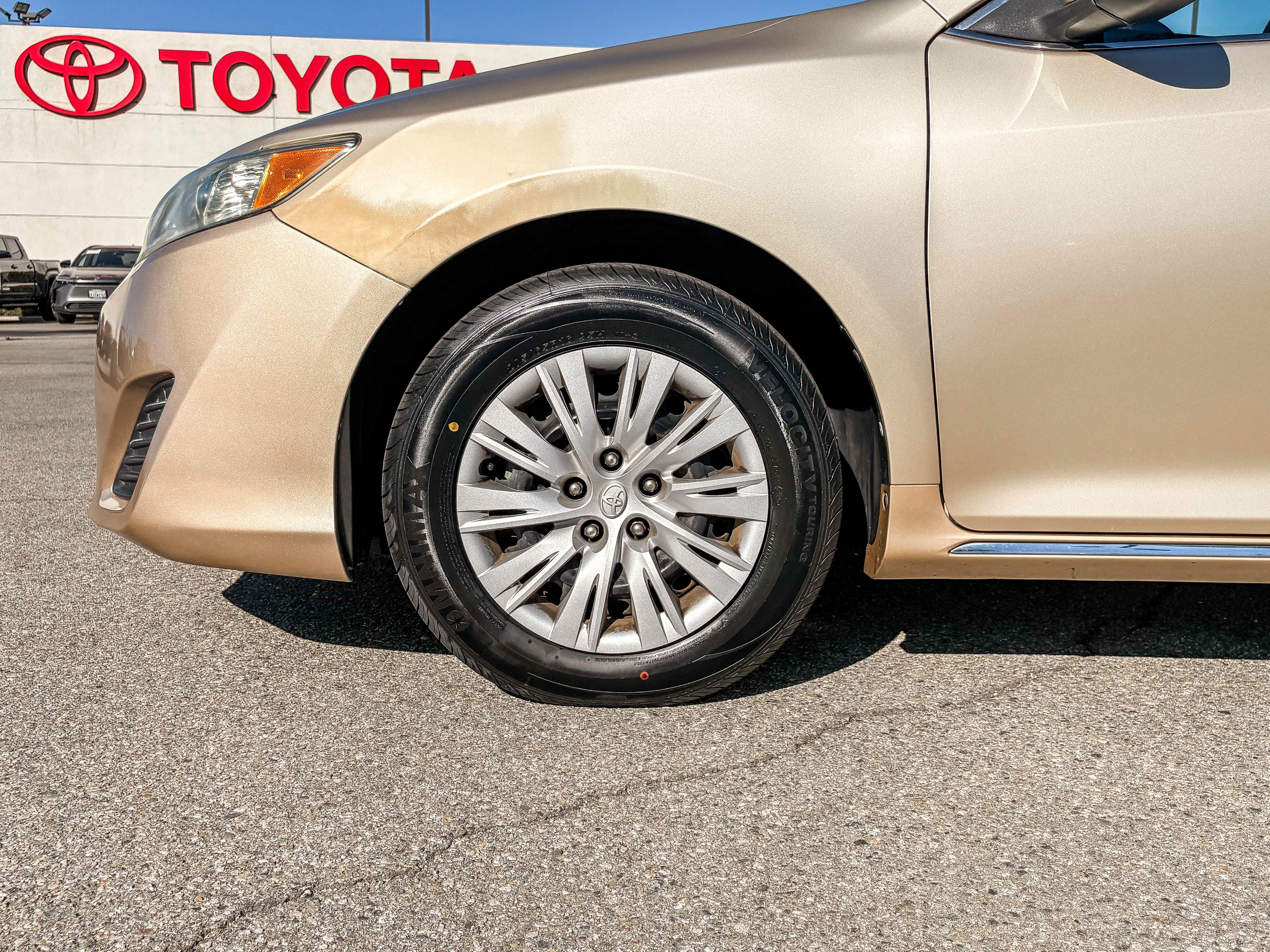 Used 2012 Toyota Camry LE FWD image 11