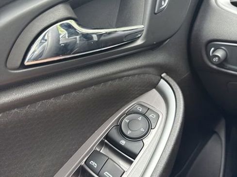 Used 2024 Chevrolet Malibu LT FWD image 16