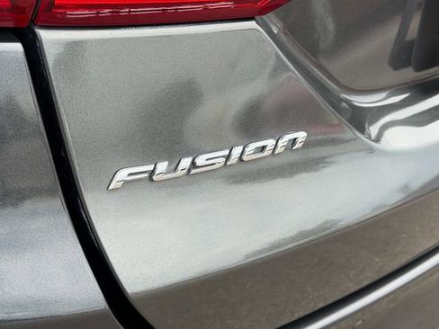 Certified 2017 Ford Fusion SE w/ Fusion SE Technology Package FWD image 14