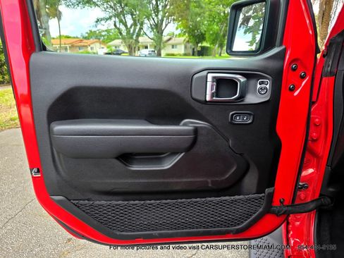 Used 2024 Jeep Wrangler Unlimited w/ Convenience Group AWD/4WD image 31