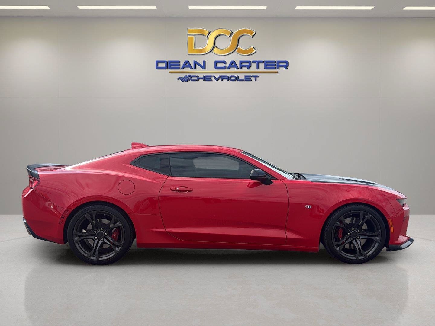 Used 2018 Chevrolet Camaro SS RWD image 6