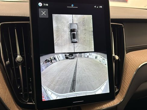 New 2026 Volvo XC60 B5 Ultra w/ Protection Package Premier image 18