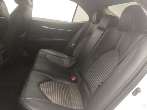 Used 2018 Toyota Camry SE FWD image 18