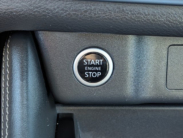 Used 2023 Nissan Rogue SL AWD/4WD image 19