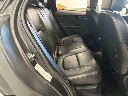 Used 2019 Jaguar F-PACE Premium AWD/4WD image 34