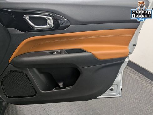 Used 2024 Jeep Compass Limited image 28