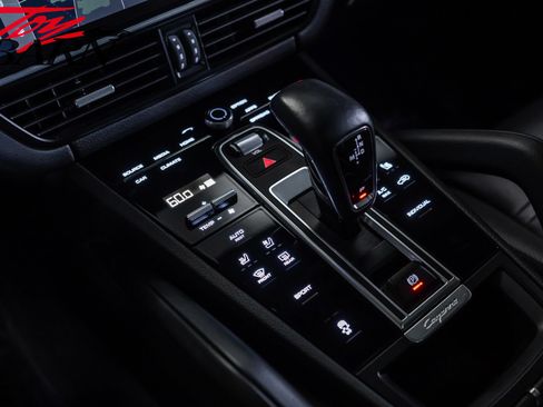 Used 2023 Porsche Cayenne AWD/4WD image 38