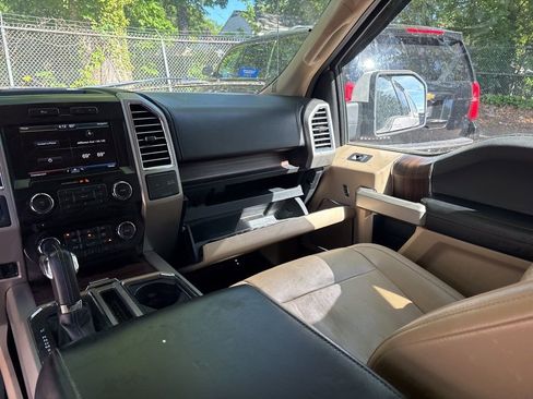 Used 2015 Ford F150 Lariat w/ Equipment Group 501A Mid RWD image 11