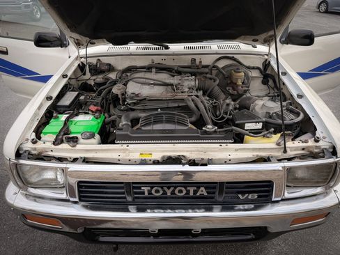 Used 1989 Toyota Pickup SR5 image 11
